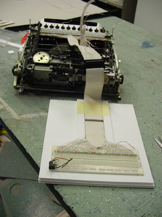 Illustration for article titled 22 Pop Email Typewriter for Luddites
